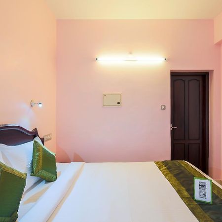 Treebo Moonlight Hotel Thiruvananthapuram Buitenkant foto