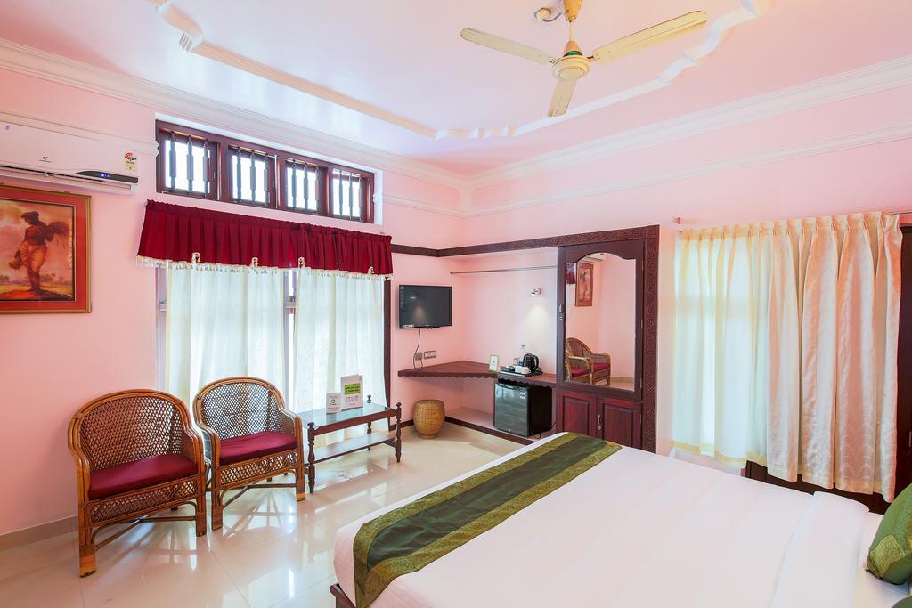 Treebo Moonlight Hotel Thiruvananthapuram Buitenkant foto