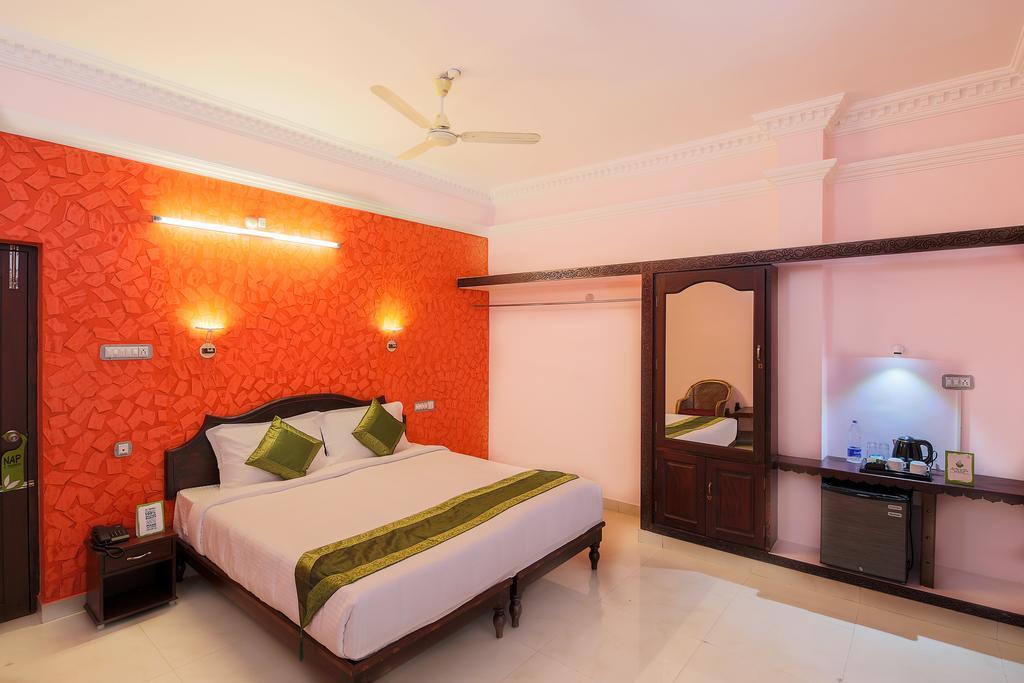 Treebo Moonlight Hotel Thiruvananthapuram Buitenkant foto