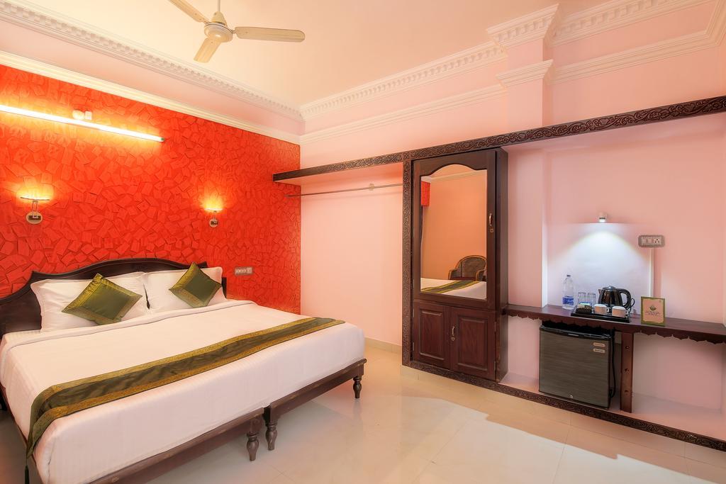 Treebo Moonlight Hotel Thiruvananthapuram Buitenkant foto