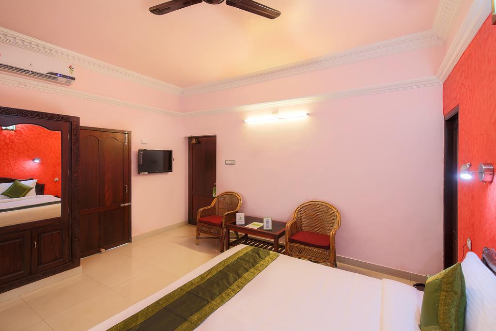 Treebo Moonlight Hotel Thiruvananthapuram Buitenkant foto