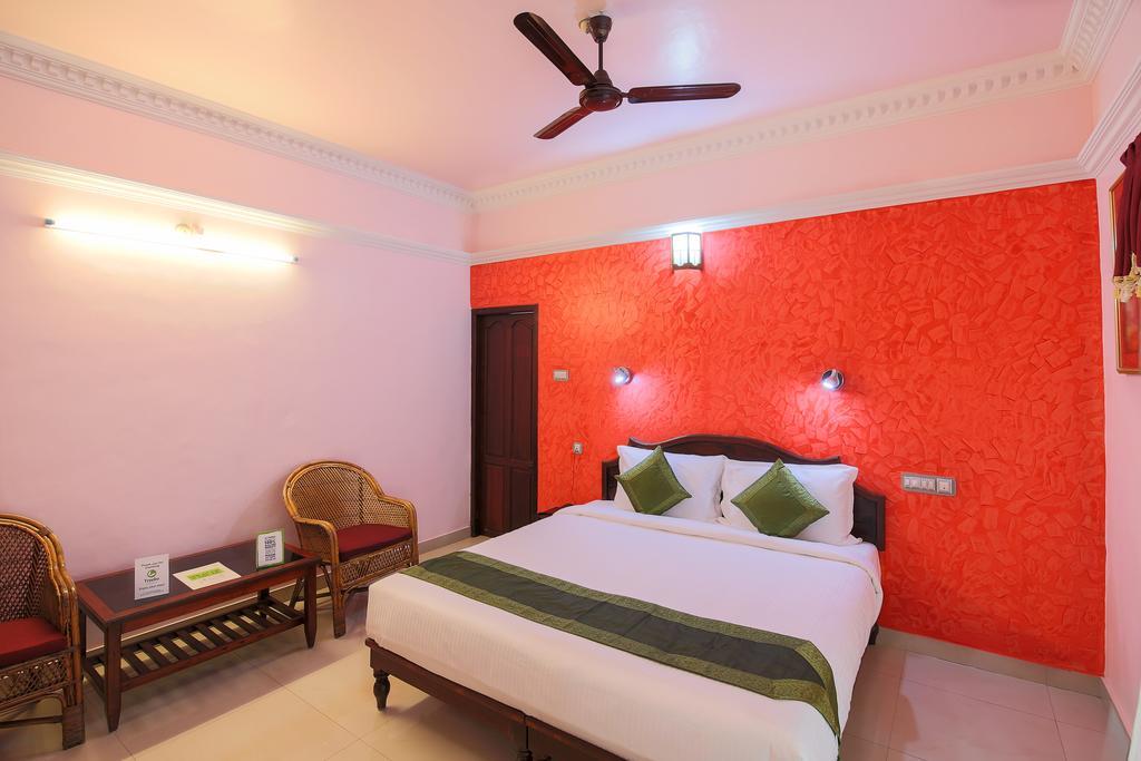 Treebo Moonlight Hotel Thiruvananthapuram Buitenkant foto