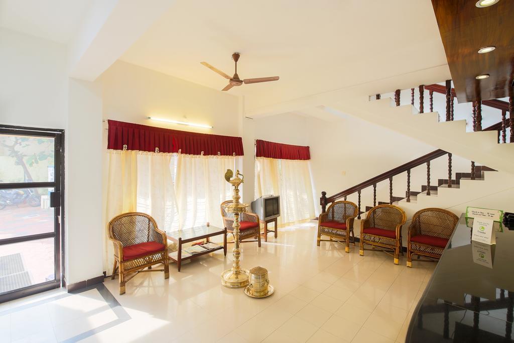 Treebo Moonlight Hotel Thiruvananthapuram Buitenkant foto