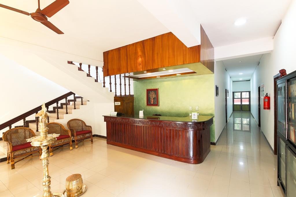 Treebo Moonlight Hotel Thiruvananthapuram Buitenkant foto
