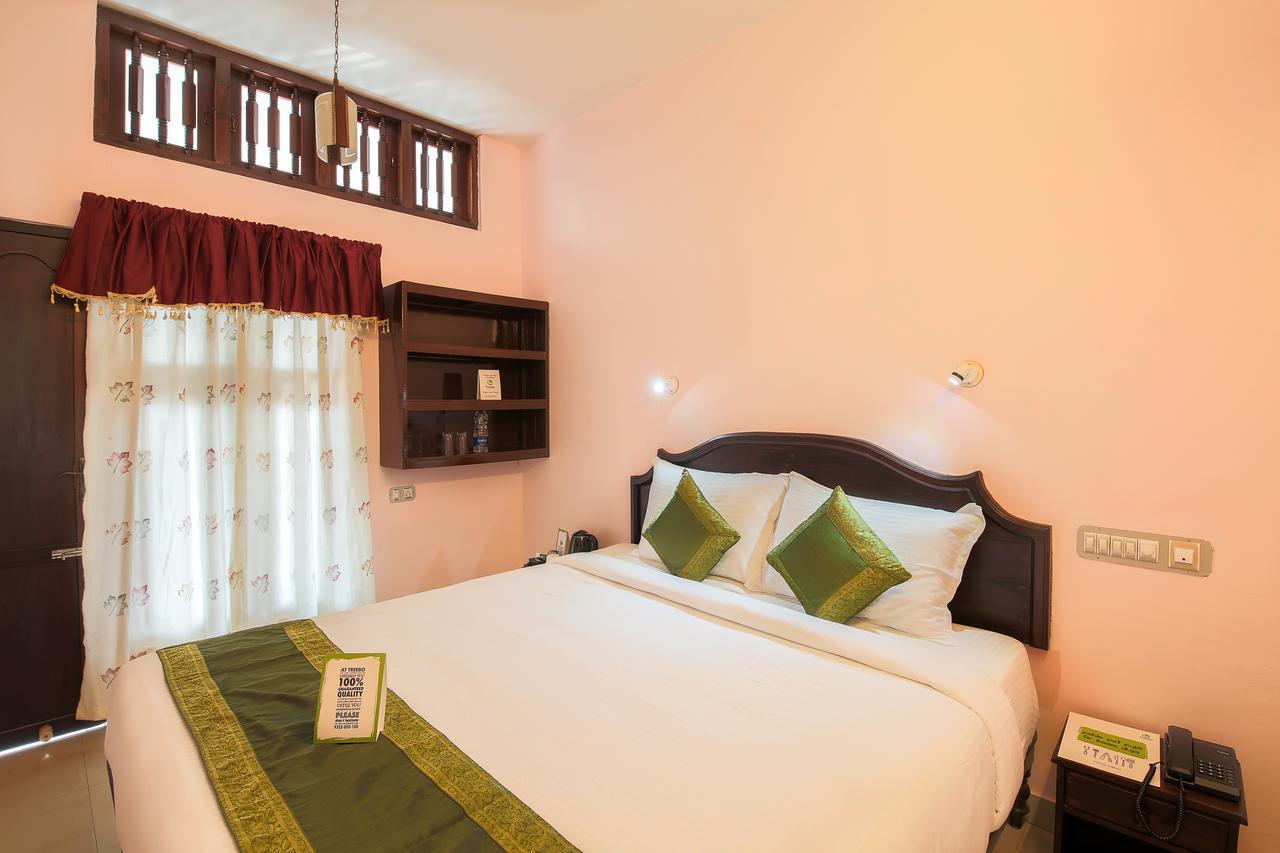 Treebo Moonlight Hotel Thiruvananthapuram Buitenkant foto