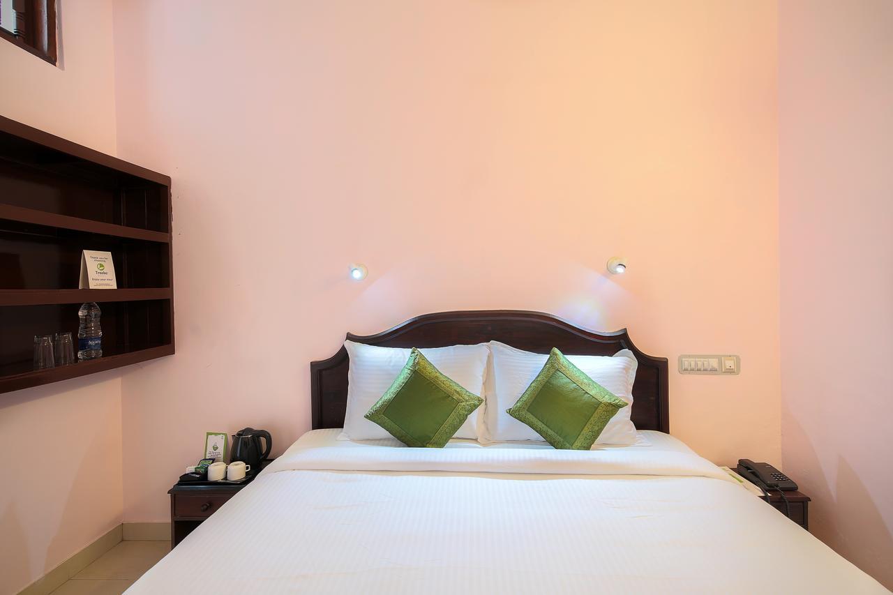 Treebo Moonlight Hotel Thiruvananthapuram Buitenkant foto